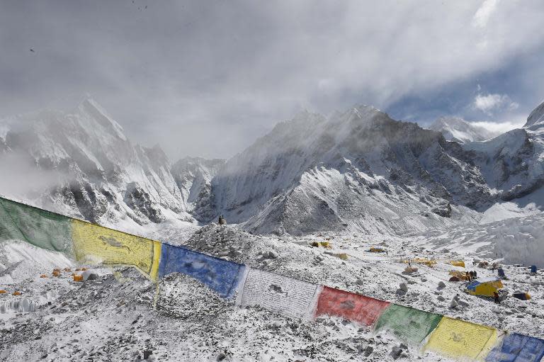 Le camp de base de l'Everest le 26 avril 2015 un jour après l'avalanche déclenchée par le séisme au Népal