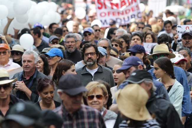 FOTOS | Así fue la 'Marcha Fifí' contra la consulta de López Obrador