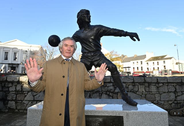 Pat Jennings statue