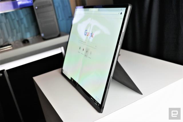 Intel Horseshoe Bend foldable tablet PC hands-on at CES 2020