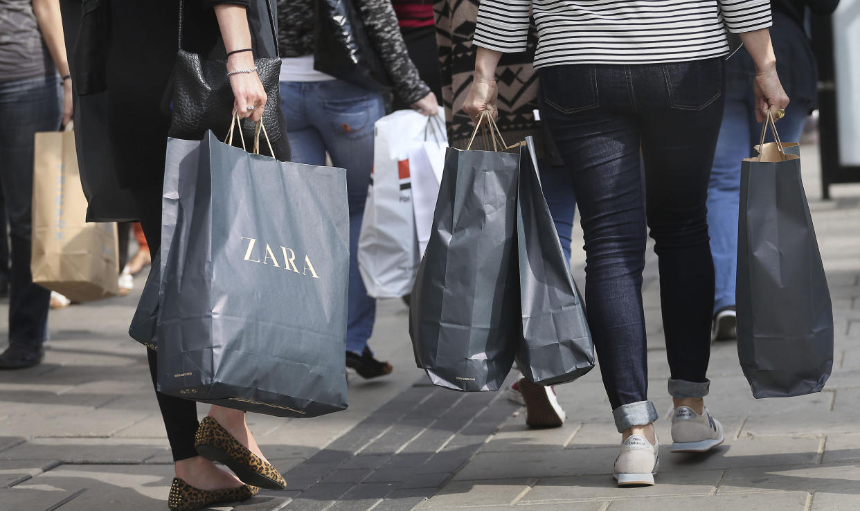 EMBARGOED TO 0001 WEDNESDAY AUGUST 10 File photo dated 15/09/14 of shoppers, as consumer confidence rose in July, possibly due to the Government's cost of living payments, according to a YouGov survey.