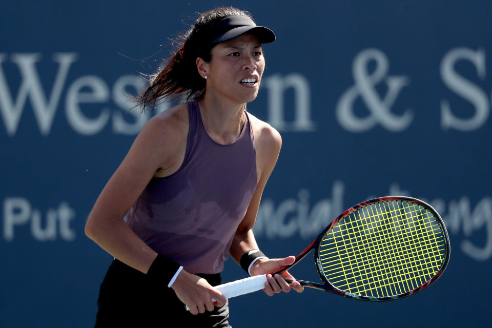 MASON, OHIO - AUGUST 15: Su-Wei Hsieh of Chinese Taipei  plays Naomi Osaka of Japan during the Western & Southern Open at Lindner Family Tennis Center on August 15, 2019 in Mason, Ohio. (Photo by Matthew Stockman/Getty Images)
