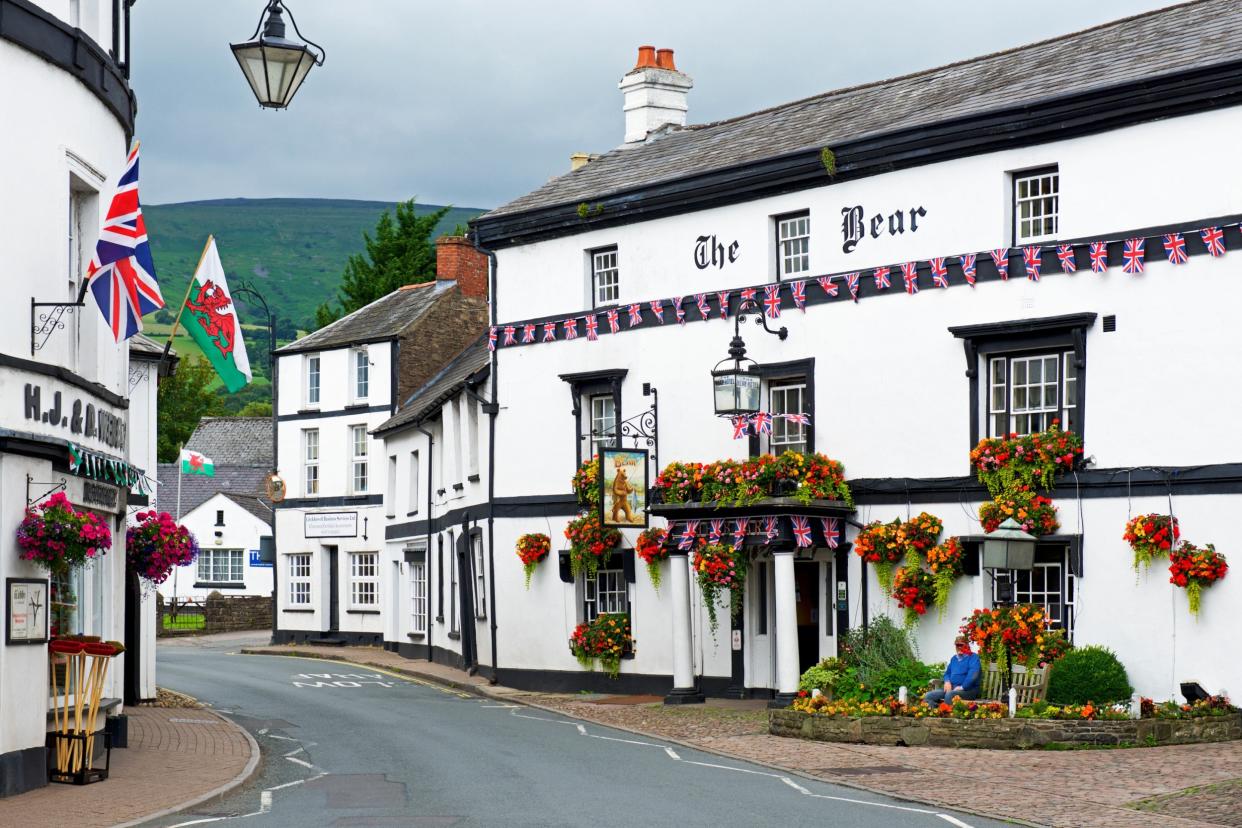 The Bear Hotel in Crickhowell is stuffed to its oak rafters with old-school character - www.alamy.com