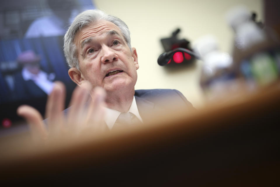 WASHINGTON, DC – 23. KESÄKUU: Federal Reserve Systemin hallintoneuvoston puheenjohtaja Jerome Powell todistaa edustajainhuoneen rahoituspalvelukomitealle 23 Washington DC:ssä. Powell todisti rahapolitiikasta ja Yhdysvaltain talouden tilasta. (Kuva Win McNamee/Getty Images)