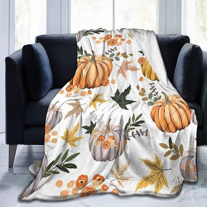 This illustrated pumpkin blanket