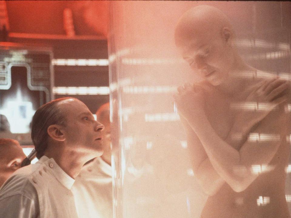 Brad Dourif and Sigourney Weaver in ‘Alien Resurrection’ (Getty)