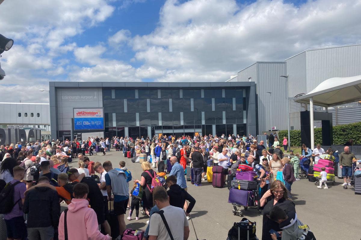 Huge queues seen at Edinburgh Airport as baggage belt failure causes lengthy delays <i>(Image: Submitted to The Herald)</i>