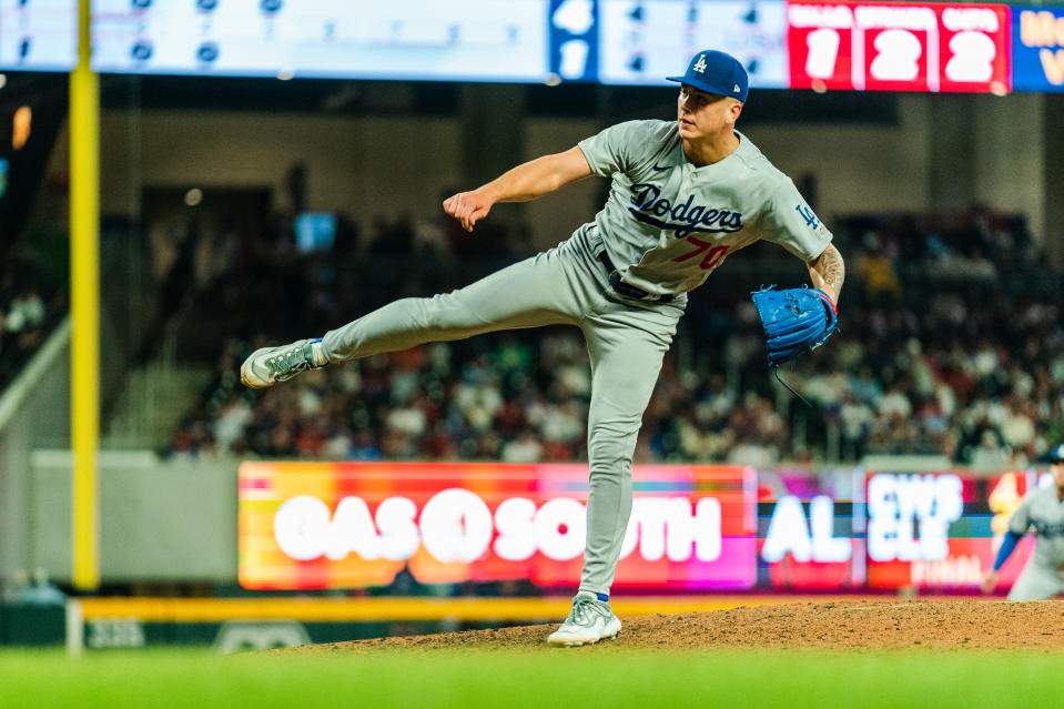 道奇農場大物Bobby Miller大聯盟首秀，賽後也順利收下生涯首勝。(Photo by Kevin D. Liles/Atlanta Braves/Getty Images)