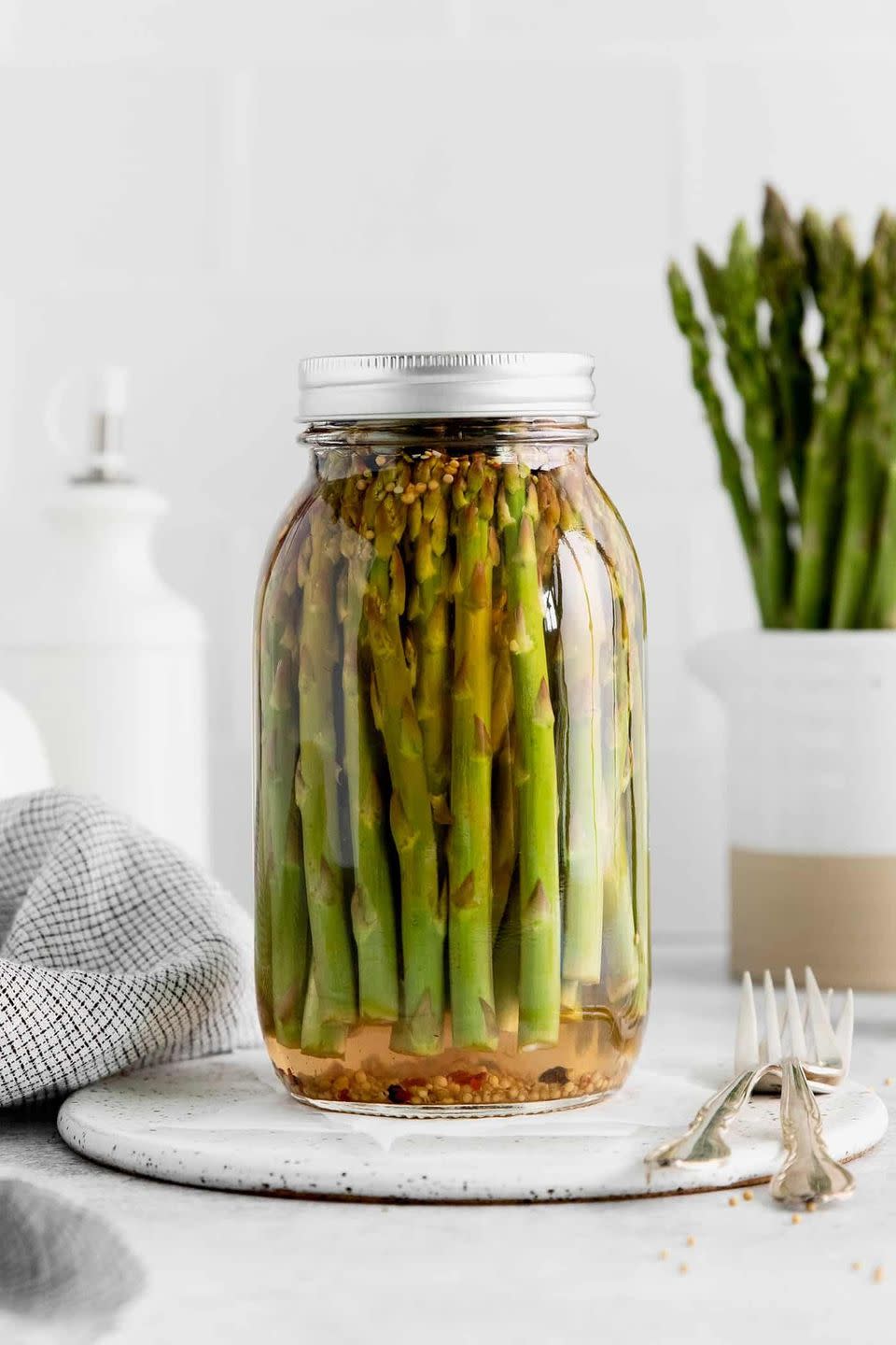 quick pickled asparagus