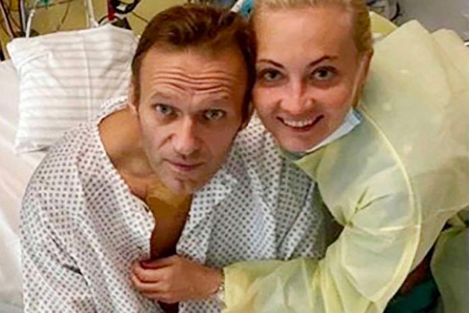 Navalny and his wife Yulia in a hospital picture posted on his instagram in 2020 (Alexei Navalny/Instagram)