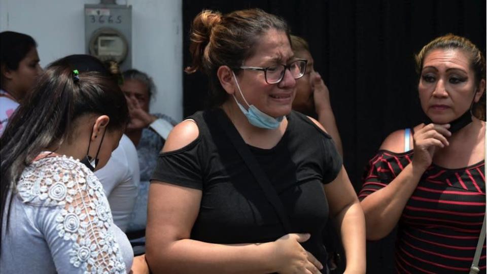 Familiares de detenido en El Salvador