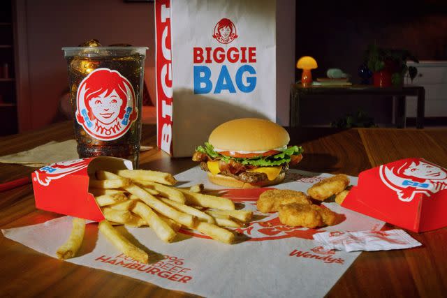 <p>Wendy's</p> Wendy's $5 Biggie Bag