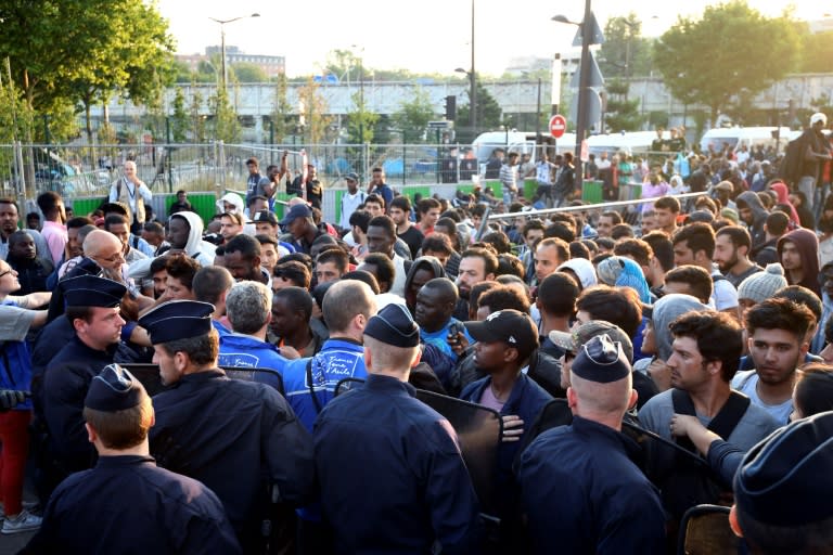 Evacuation d'un camp de migrants, le 7 juillet 2017 à Paris