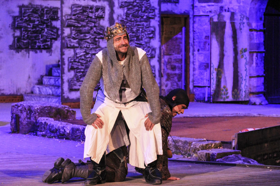 Szene aus dem Monty Python Musical “Spamalot” der Freilichtspiele Tecklenburg. Bild-Copyright: Heiner Schaeffer