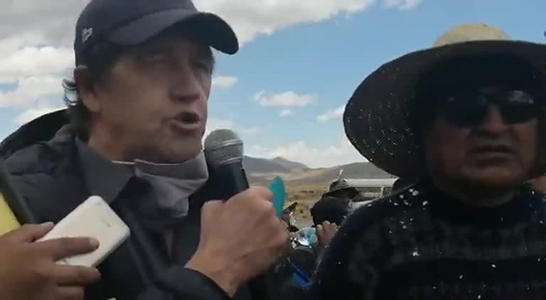 El embajador argentino en Bolivia participó de una marcha con Evo Morales (ANF)