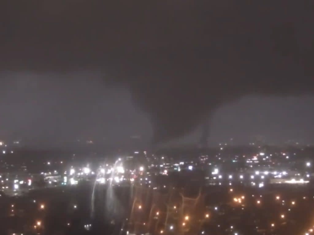 A tornado that hit New Orleans on 22 March 2022 (WDSU 6 via Twitter)