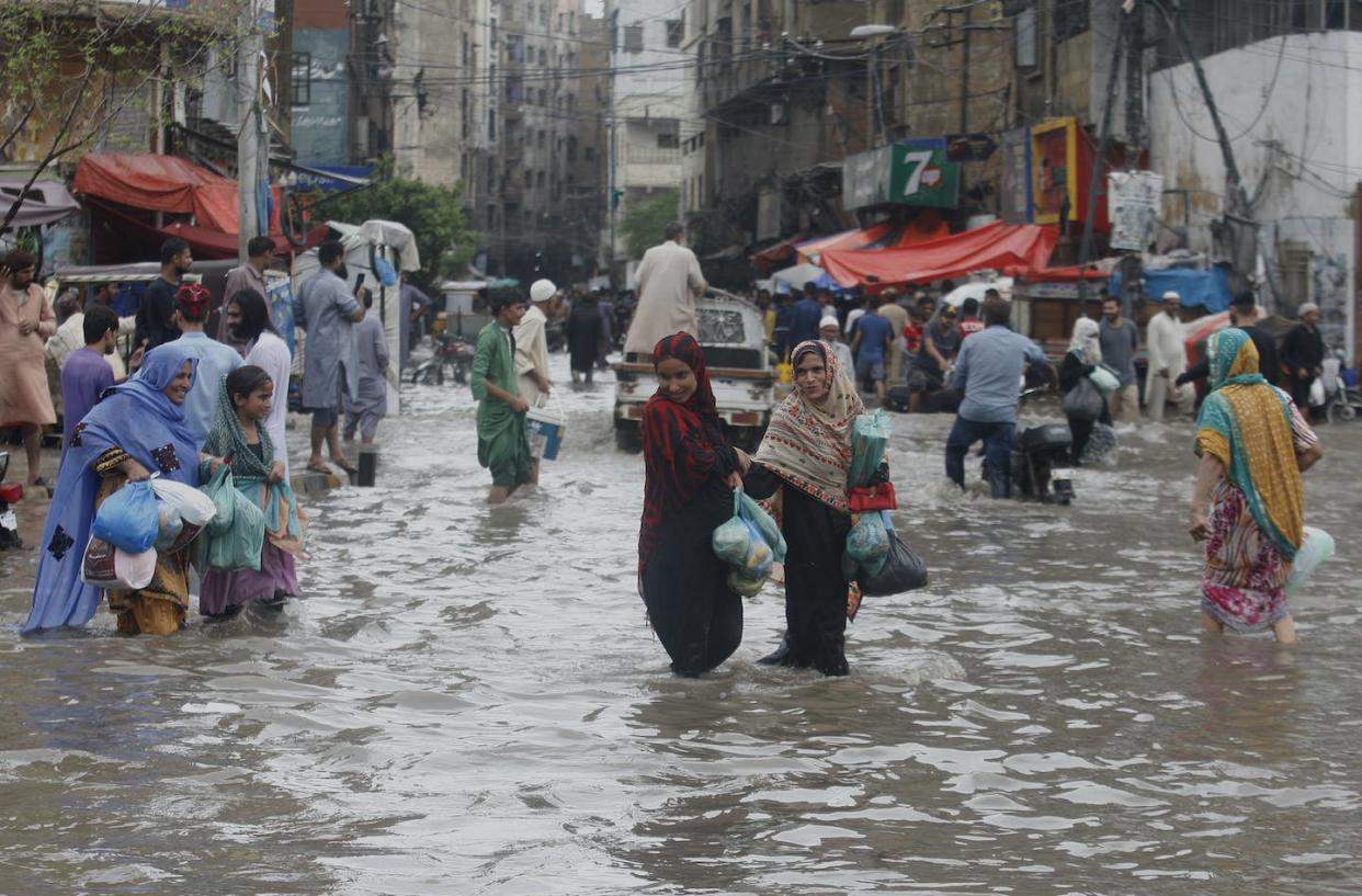 About a third of Pakistan flooded during the extreme monsoon in 2022, affecting an estimated 33 million people. <a href="https://newsroom.ap.org/detail/PakistanMonsoonRains/8663137b7c4949ceba879d02bd203eb0/photo" rel="nofollow noopener" target="_blank" data-ylk="slk:AP Photo/Fareed Khan;elm:context_link;itc:0;sec:content-canvas" class="link ">AP Photo/Fareed Khan</a>