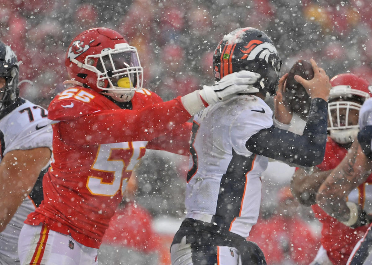 Frank Clark to sign with Broncos: Three-time Pro Bowler headed to