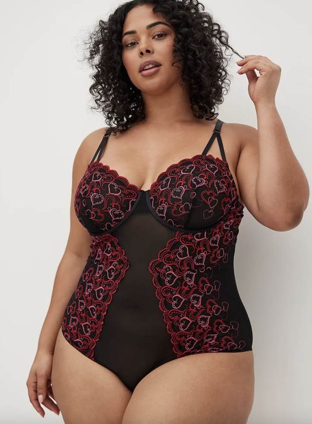 Plus Size Lace Bodysuit With Open Net Bra Panty Sets And Crotchless Design  Perfect For Erotic Lingerie And Costumes Q231122 From Flippedd, $1.1