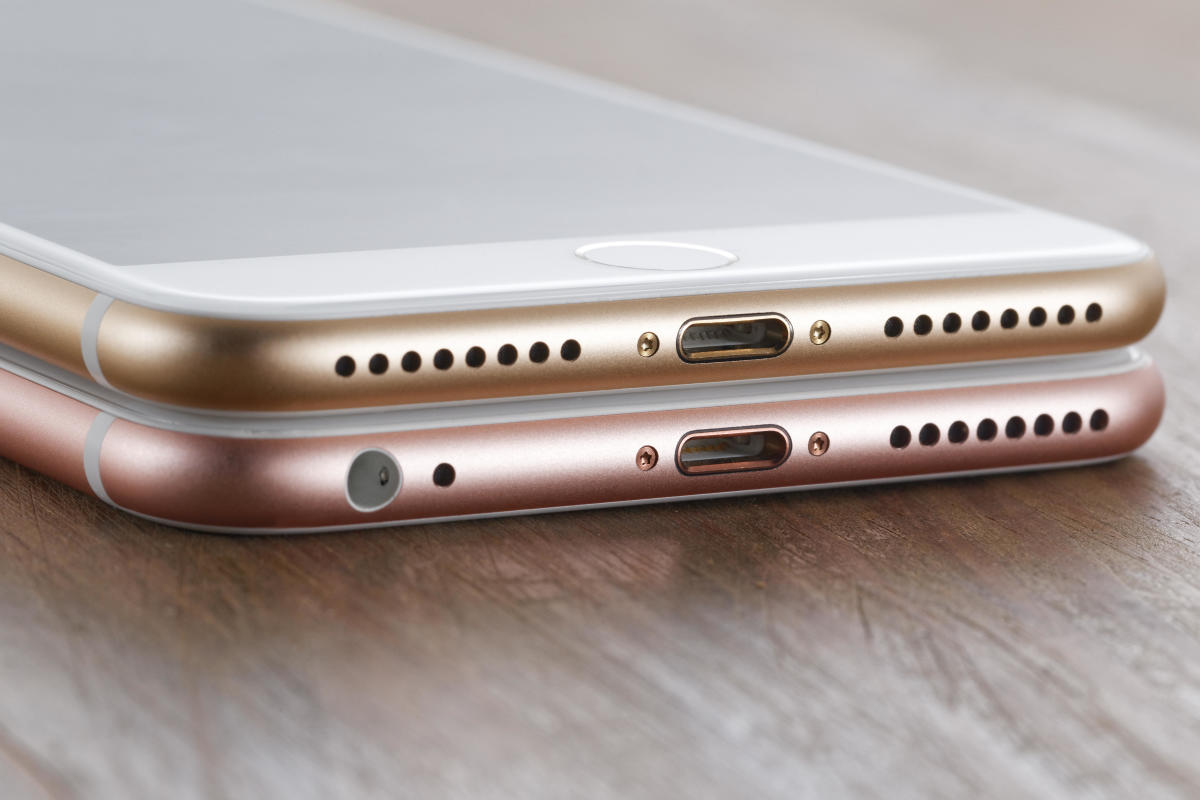 Apple just killed the iPhone's headphone jack for good