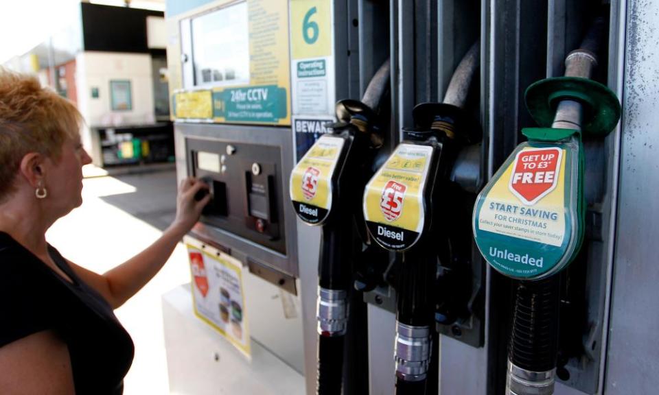 Morrisons’ customers spending more than £50 in stores will be able to fill up their cars with unleaded petrol for 99.9p. 