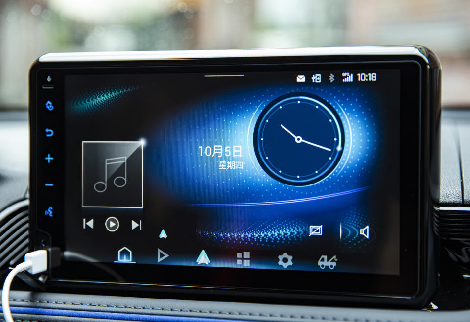 標配支援有線Apple CarPlay與Android Auto連結的9吋Drive+ Link智能車載系統。