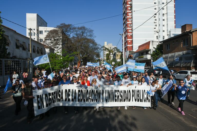 Marcha universitaria en Corrientes