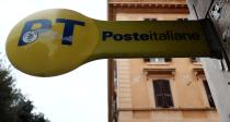 <p>Nel 2022 i personale sarà a quota 123mila lavoratori, Poste investirà 2,8 miliardi per diventare sempre più digitalizzata e automatizzata e vincere così le sfide del mercato. (Getty) </p>