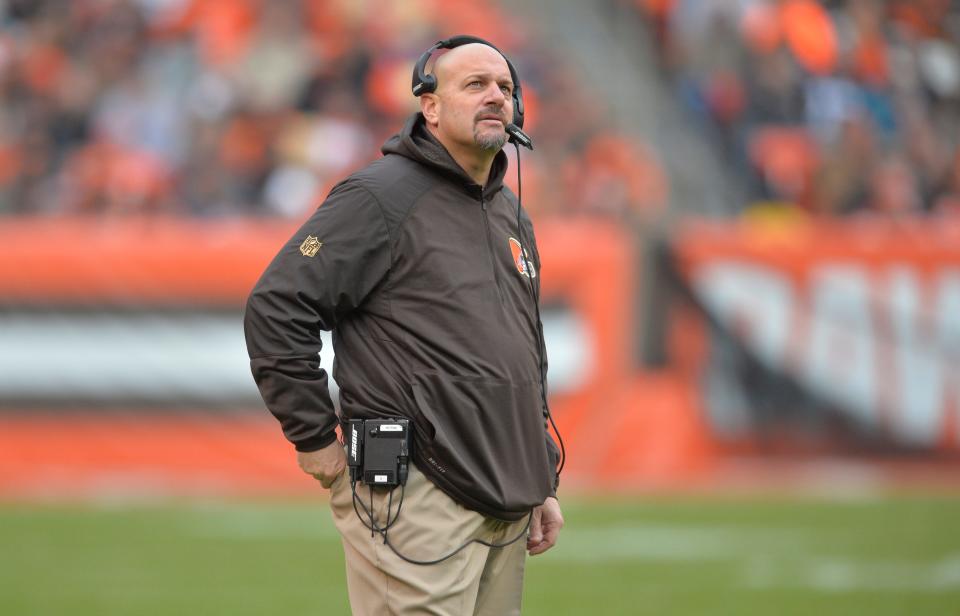 Browns head coach Mike Pettine reacts in the third quarter against the Cincinnati Bengals, Sunday, Dec. 6, 2015, in Cleveland. (AP Photo/David Richard)