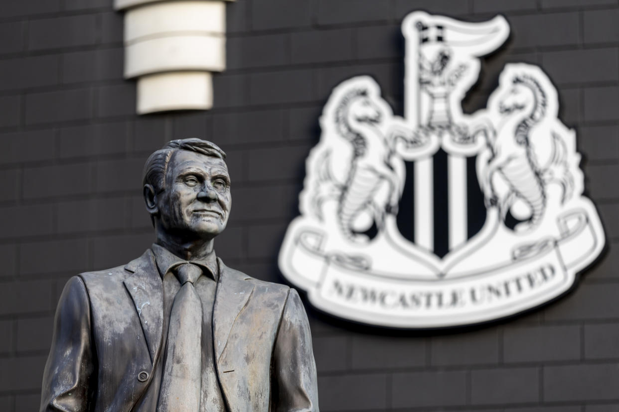 NEWCASTLE UPON TYNE, ENGLAND - NOVEMBER 30: The statue of Sir Bobby Robson outside the stadium before the Premier League match between Newcastle United and Manchester City at St. James Park on November 30, 2019 in Newcastle upon Tyne, United Kingdom. (Photo by Daniel Chesterton/Offside/Offside via Getty Images)