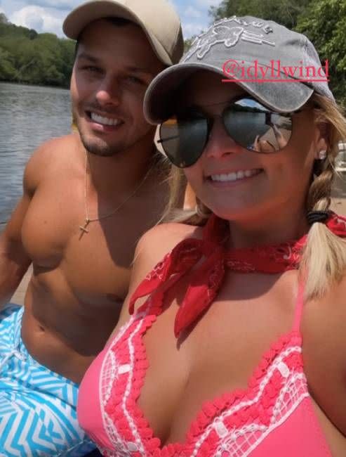 miranda-lambert-bikini-top