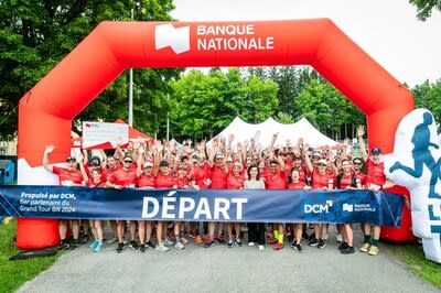 More than 400 employees, retirees and volunteers from National Bank participated in the 12th edition of the NB Grand Tour. Photo Credit: (CNW Group/National Bank of Canada)