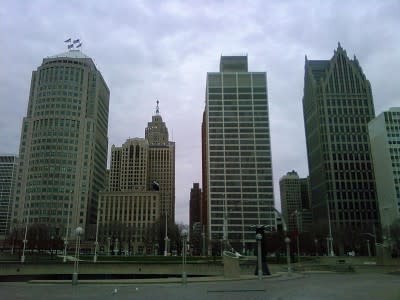 800px-Buildings_around_Hart_Plaza