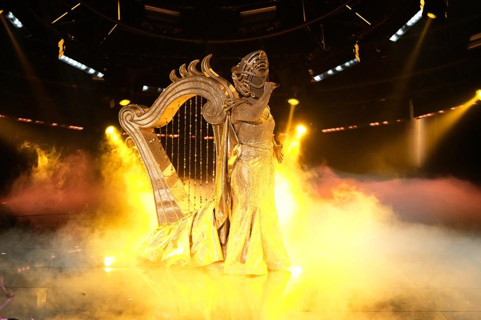 THE MASKED SINGER. Harp