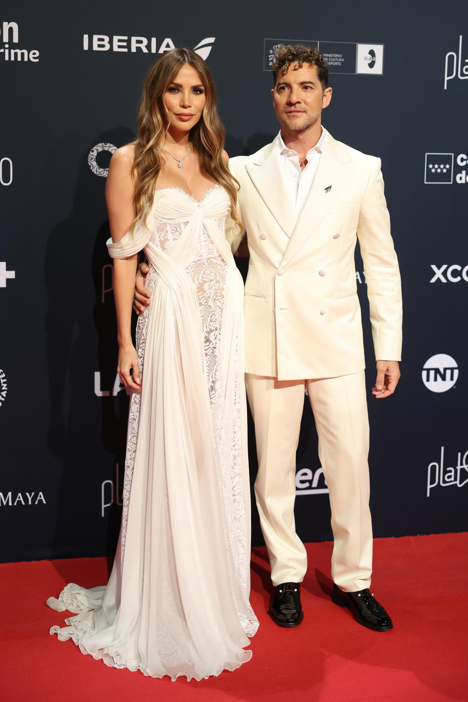 RIVIERA MAYA, MEXICO - APRIL 20: Rosanna Zanetti and David Bisbal pose during the red carpet for the 11th edition of Premios Platino at Xcaret on April 20, 2024 in Riviera Maya, Mexico.  (Photo by Hector Vivas/Getty Images)