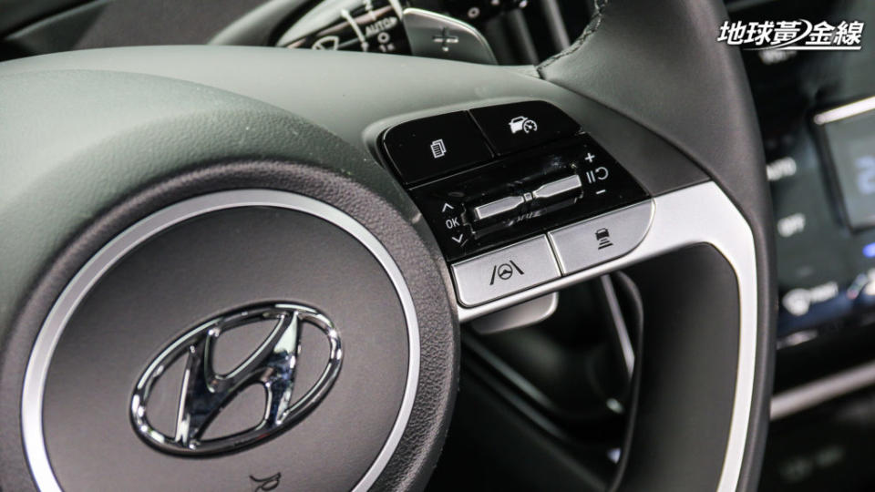 符合Level 2半自動駕駛標準的Hyundai SmartSense系統為(Tucson L Turbo Hybrid標準配備。攝影/ 陳奕宏)
