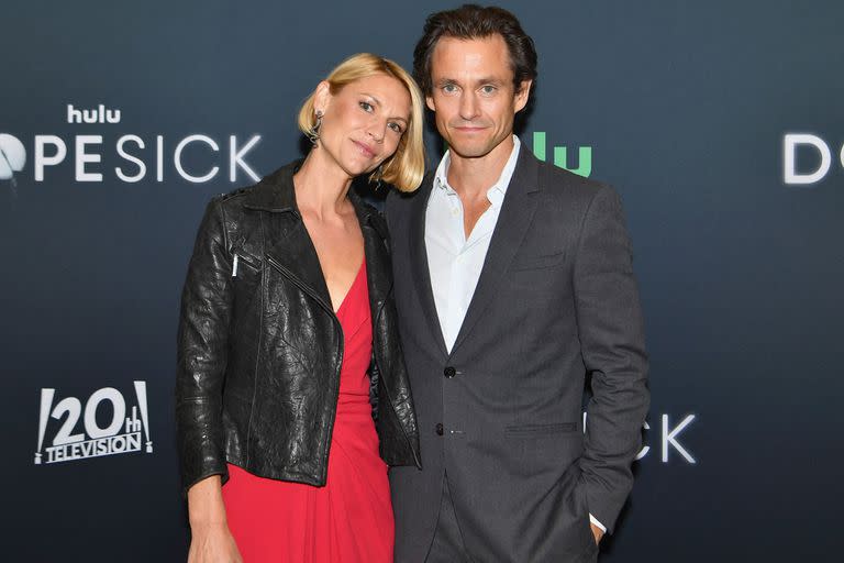 US actress Claire Danes and husband Hugh Dancy attends the Hulu premiere of "Dopesick" at the Museum of Modern Art (MoMA) on October 4, 2021 in New York City. (Photo by Angela Weiss / AFP)