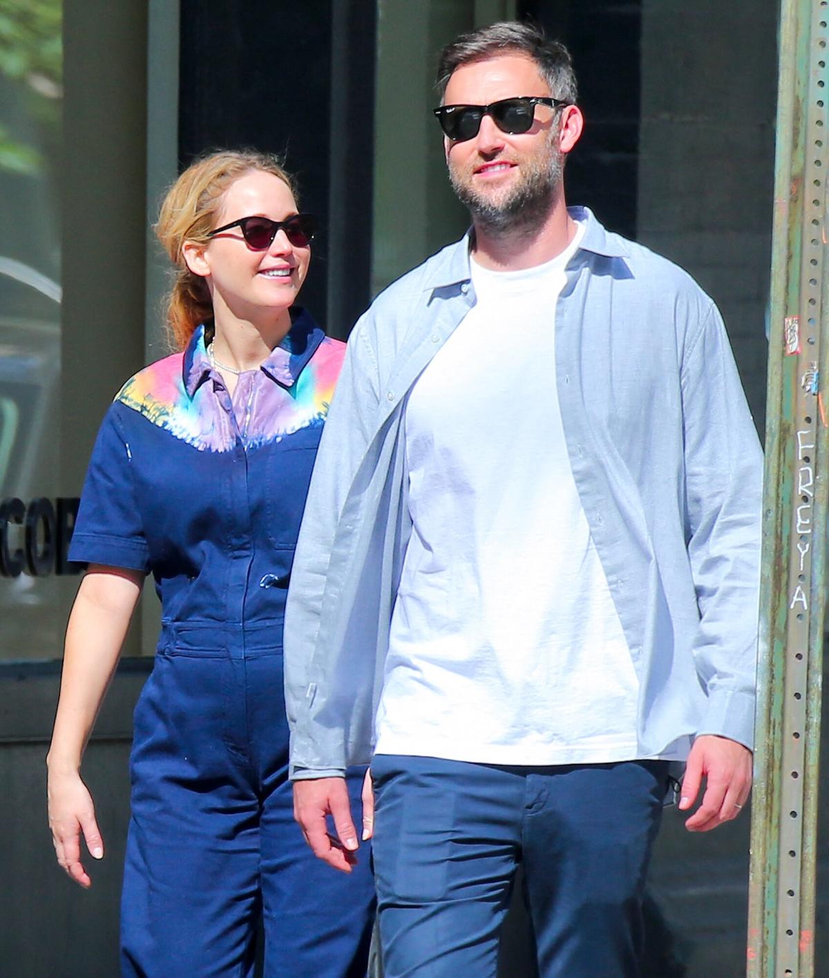 Pregnant Jennifer Lawrence and Husband Cooke Maroney Step Out for Sunday  Stroll in New York City