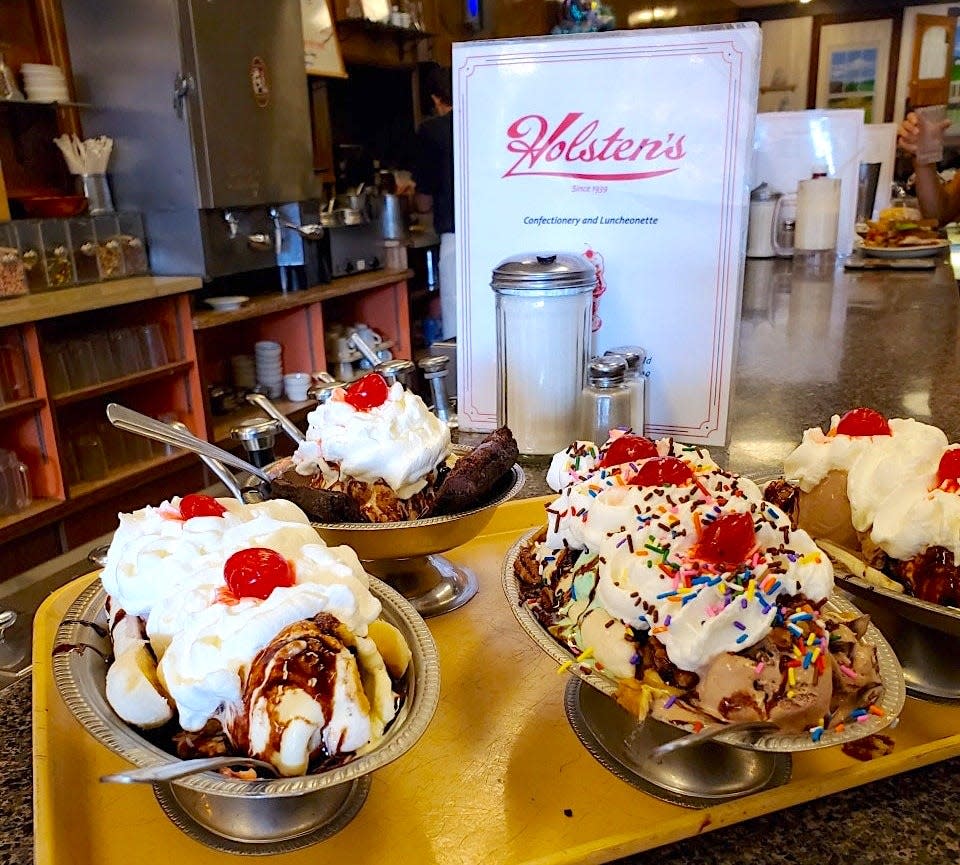 Ice cream sundaes in vintage bowls at Holsten's.