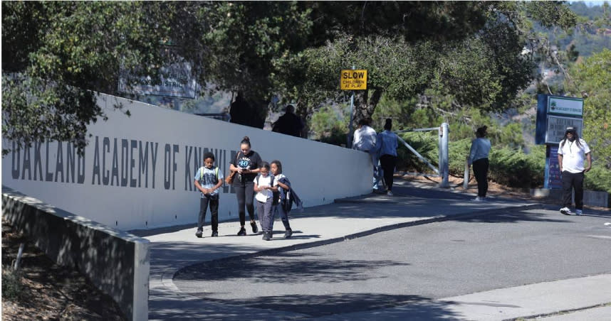 加州校園爆發槍擊案，至少6人受傷、槍手仍在逃。（圖／達志／路透社）
