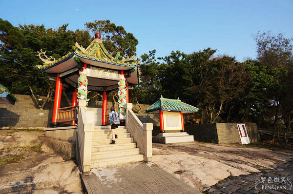 馬祖旅遊: 低碳漫遊-離島中的離島-東莒島-從白天美到黑夜，沙灘挖花蛤，最難忘藍眼淚