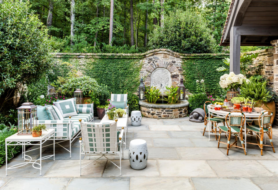 Outdoor living room ideas – ways to create space to unwind