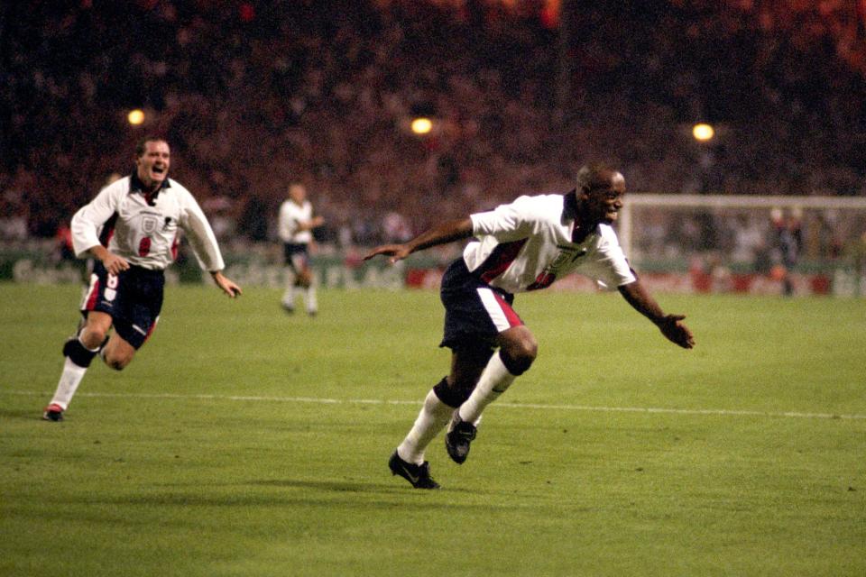 <p>10 Ian Wright<br> Age: 33 years 311 days<br> Against Moldova 1997 </p>