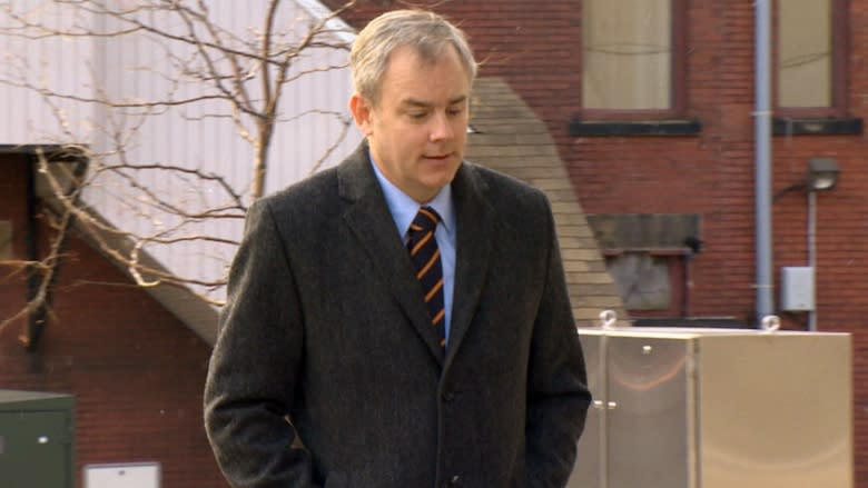 Dennis Oland's defence has crucial issues to address at murder trial