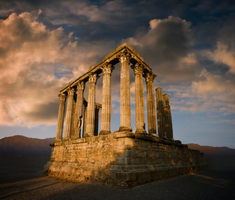 No, you're not in Greece. The Corinthian-style columns of Evora's namesake temple (of Roman roots) date back a couple millennia to the days of Emperor Augustus.<p>Getty Images</p>