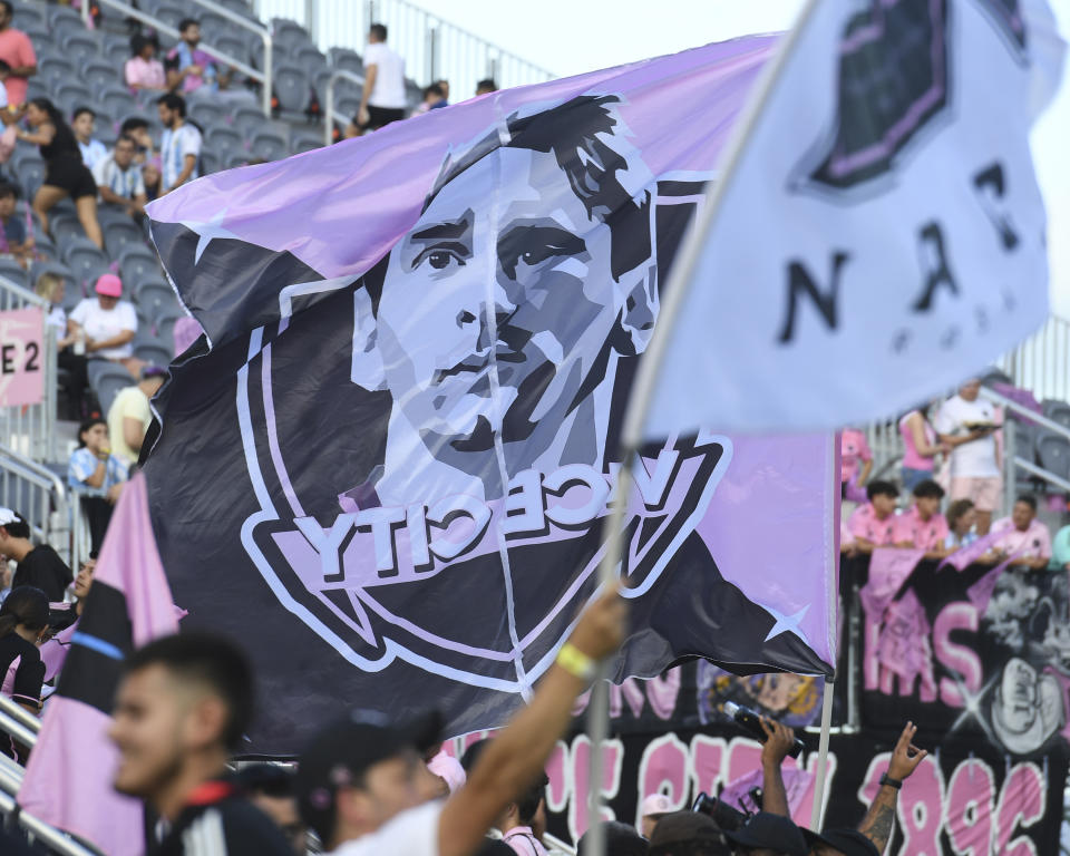 FORT LAUDERDALE FL - JULY 21: Fans are seen as Lionel Messi of Inter Miami CF arrives during his first game in a League's Cup match against against Cruz Azul at DRV PNK Stadium on July 21, 2023 in Fort Lauderdale, Florida. Credit: mpi04/MediaPunch /IPX