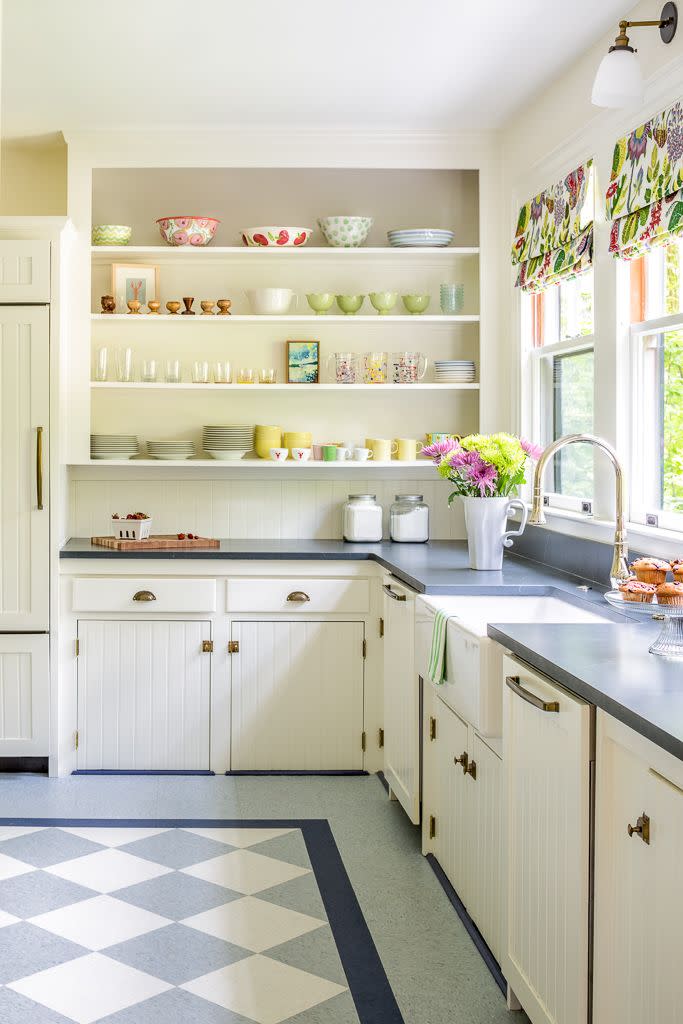 linoleum floor in kitchen