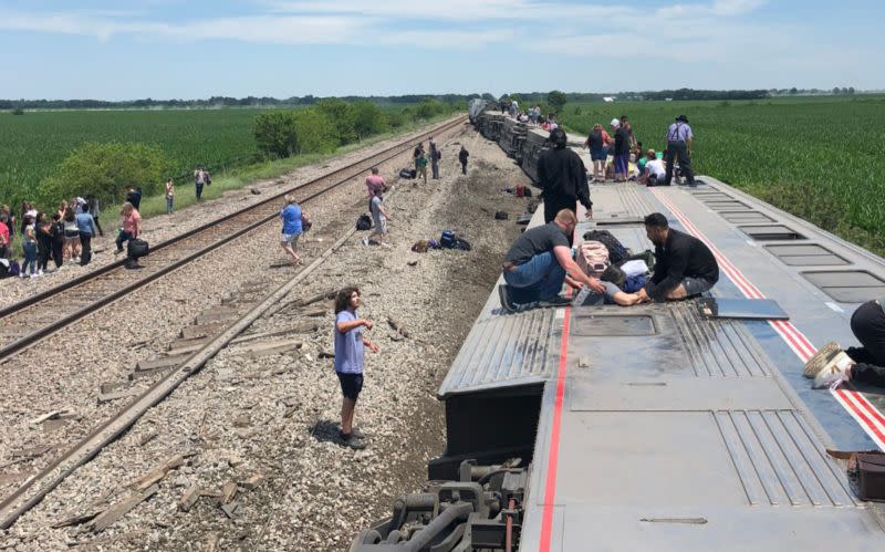 ▲美國密蘇里州27日下午驚傳嚴重的火車出軌意外。（圖／翻攝自推特）
