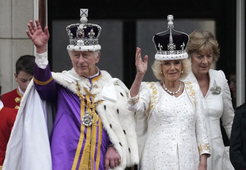  King Charles III and Queen Camilla can be seen on the Buckingham Palace balcony 