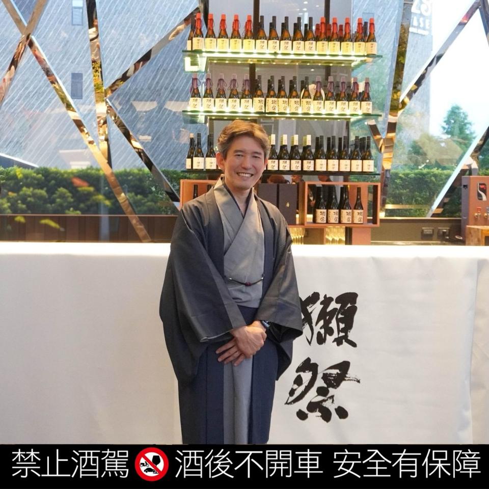 旭酒造社長櫻井一宏加碼亮相美國紐約全新品牌「DASSAI BLUE」未公開限量酒款。（開元食品提供）